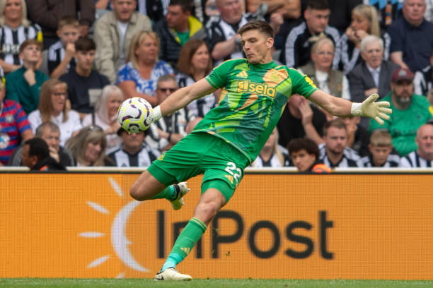 功赛场外的 功赛场外的